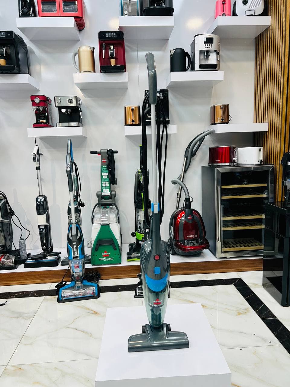 جاروبرقی عصایی بیسل اصلی مدل  FeatherWeight 2024G