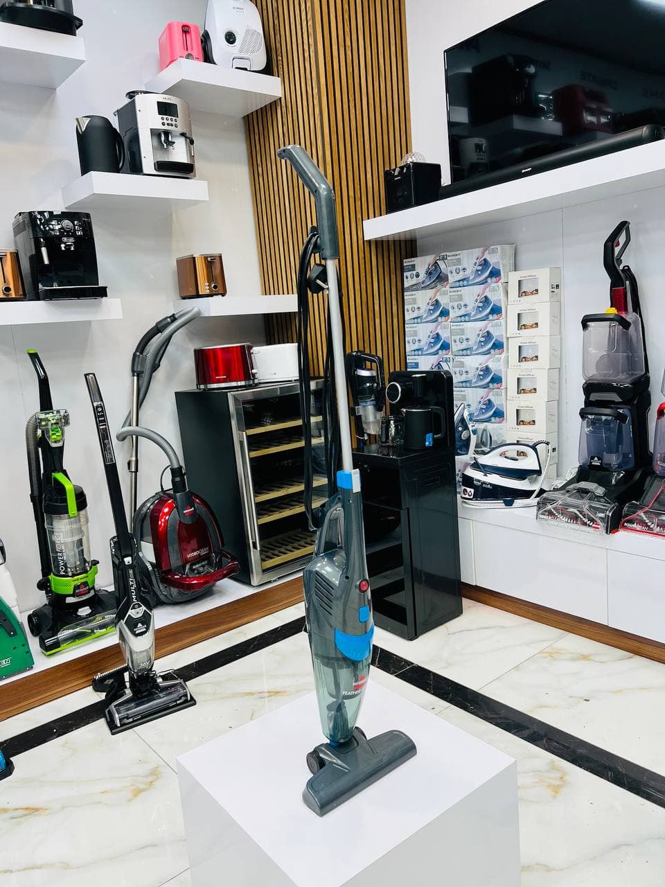 جاروبرقی عصایی بیسل اصلی مدل  FeatherWeight 2024G